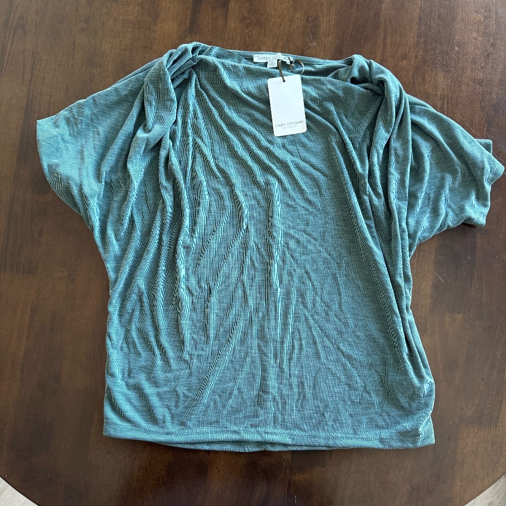 Green Envelope Short Sleeve Top